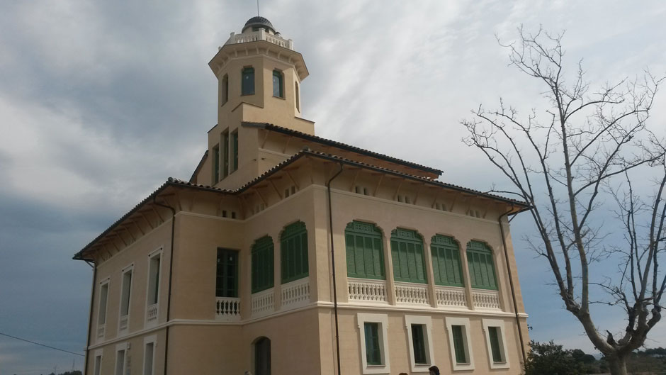 Fachada de casa Lluvià