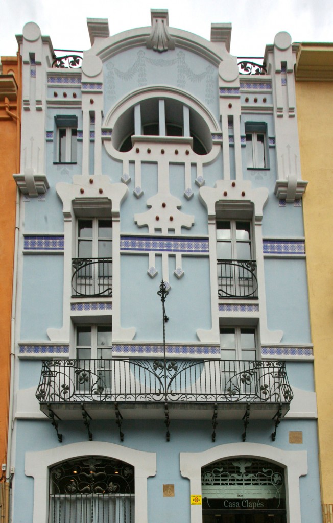 Façana de casa Clapés a Granollers